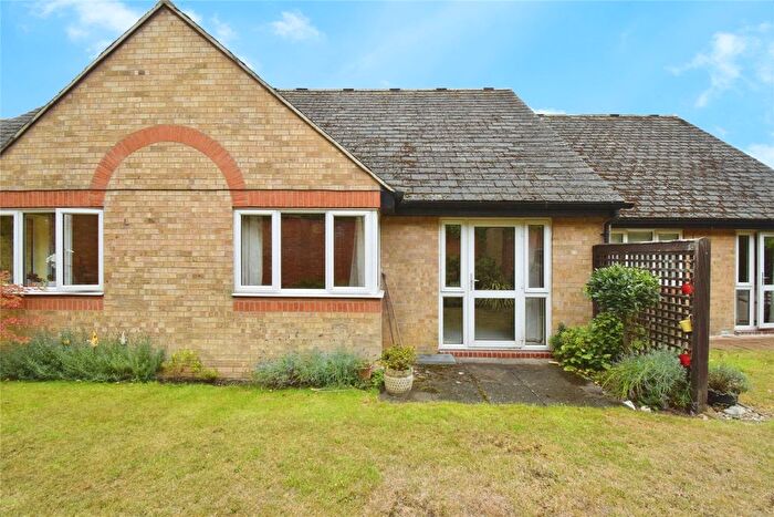 2 Bedroom Bungalow For Sale In Hendon Grange, Leicester, LE2