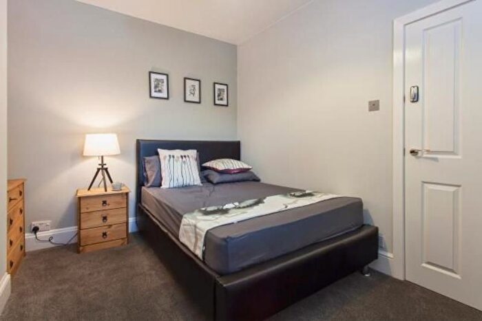 1 Bedroom Flat To Rent In Grosvenor Road, Rugby, CV21