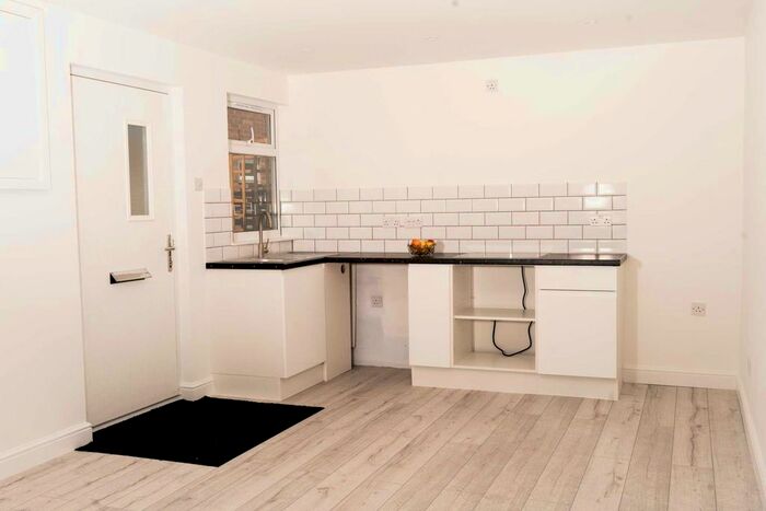 1 Bedroom Studio To Rent In Mossbank Avenue, Luton, LU2