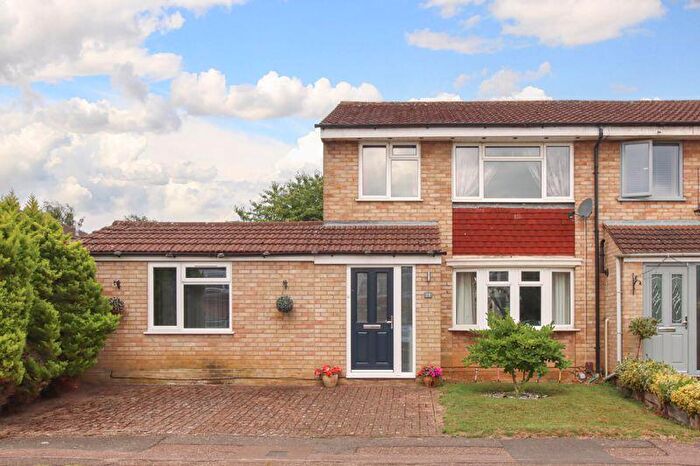 4 Bedroom Semi-Detached House For Sale In Kipling Grove, Hemel Hempstead, HP2