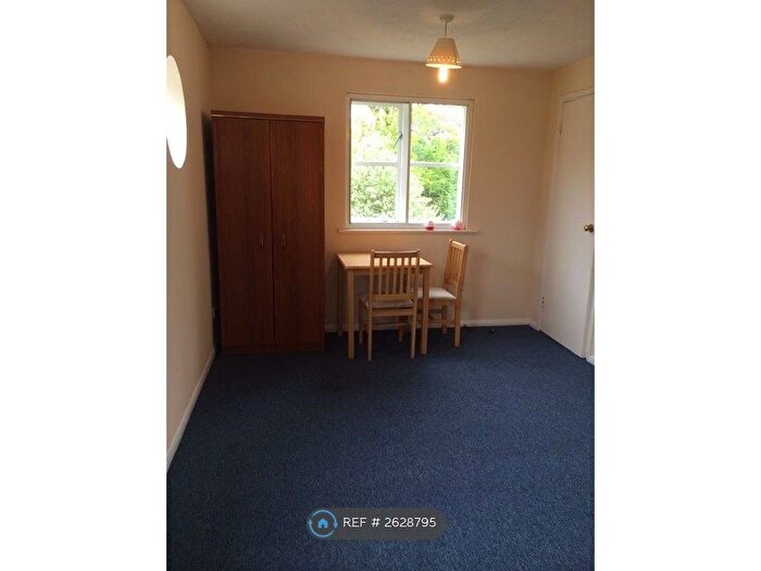 1 Bedroom Flat To Rent In Vicars Bridge Close, Wembley, HA0