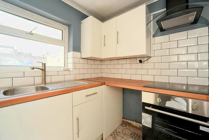 2 Bedroom End Of Terrace House To Rent In Holland Street, Hull, East Riding Of Yorkshi, HU9