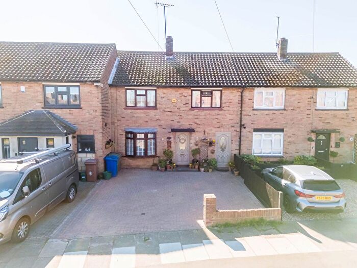 3 Bedroom Terraced House For Sale In Claudian Way, Grays, RM16