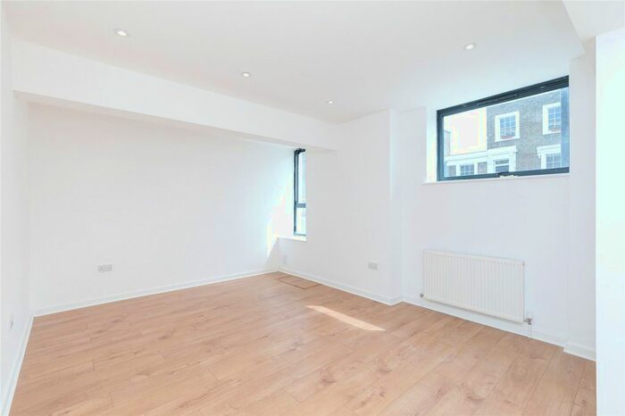 3 Bedroom Flat To Rent In Englefield Road, London, N1