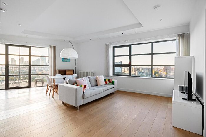 2 Bedroom Apartment To Rent In Kent Building, Hope Street, London, Greater London, E14