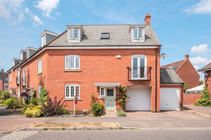 4 Bedroom End Terrace House For Sale In Ironwood Avenue, Desborough, Kettering, NN14