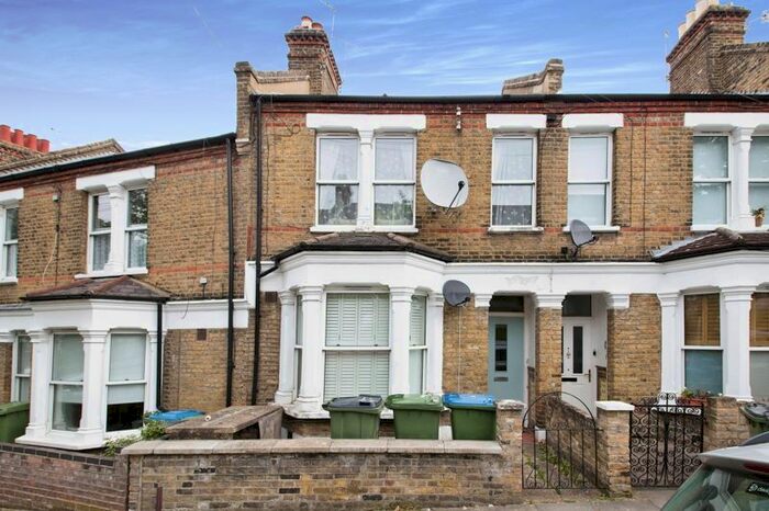 2 Bedroom Flat To Rent In Dallin Road, London, SE18