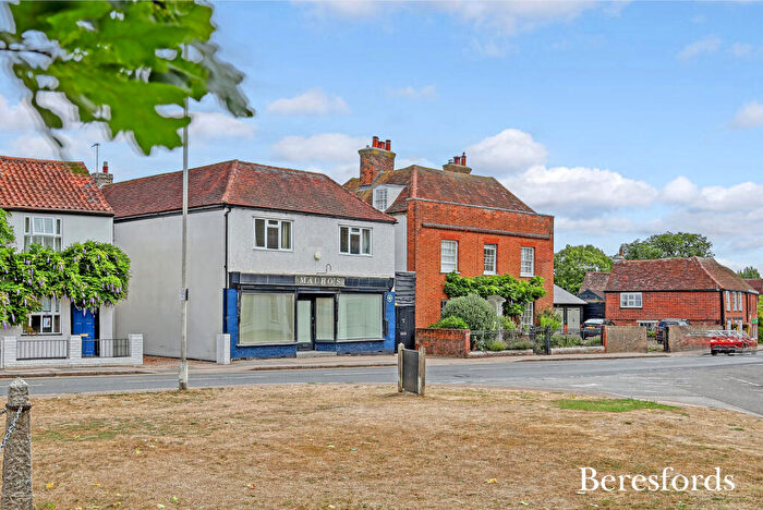 4 Bedroom Detached House For Sale In The Green, Writtle, CM1