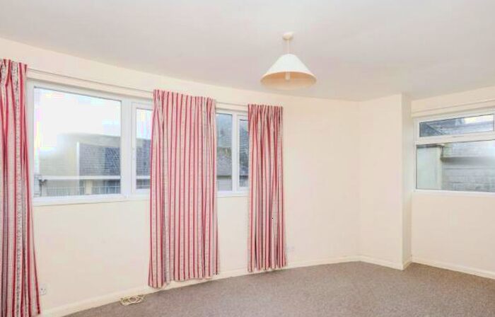 1 Bedroom House To Rent In Liskeard, PL14