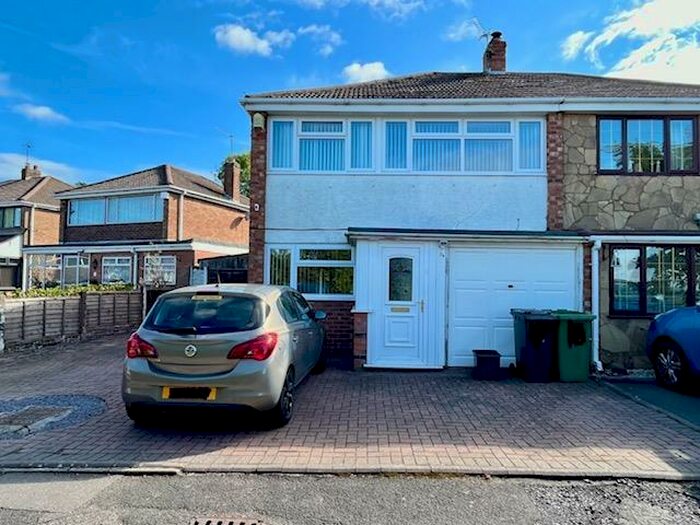 3 Bedroom House To Rent In Winchester Rise, Dudley, DY1