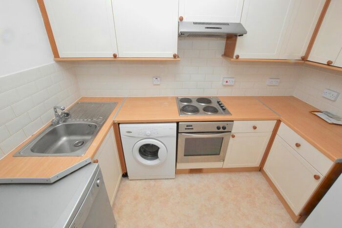 1 Bedroom Flat To Rent In Brighton Road, South Croydon, CR2