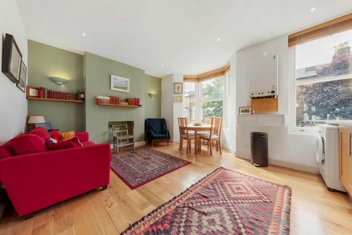 2 Bedroom Flat To Rent In Kellett Road, London SW2