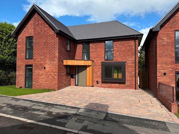 3 Bedroom Detached House For Sale In Meon Rise, Stourbridge, DY9