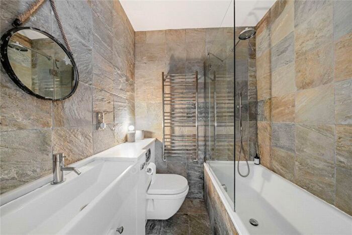 2 Bedroom Apartment To Rent In North End, Hampstead, NW3