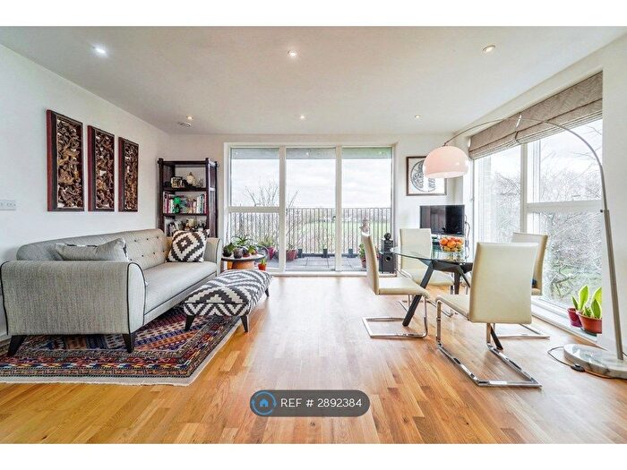 2 Bedroom Flat To Rent In Manor Road, London, W13