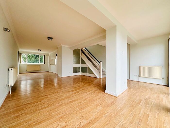 4 Bedroom Terraced House For Sale In Templewood, West Ealing, W13