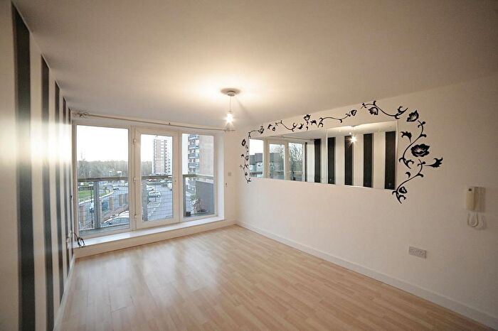 2 Bedroom Flat For Sale In Lakeside Rise, Blackley, Manchester, M9