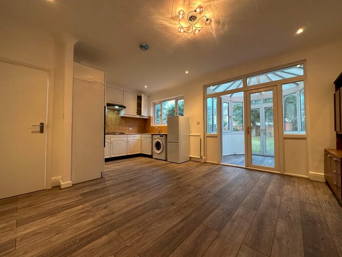 4 Bedroom Terraced House To Rent In Oulton Crescent, Barking, IG11