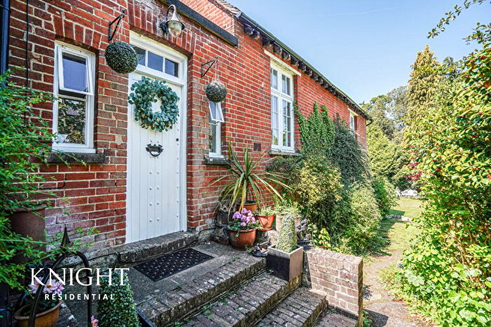 5 Bedroom Link Detached House For Sale In Lexden Road, Colchester, CO3