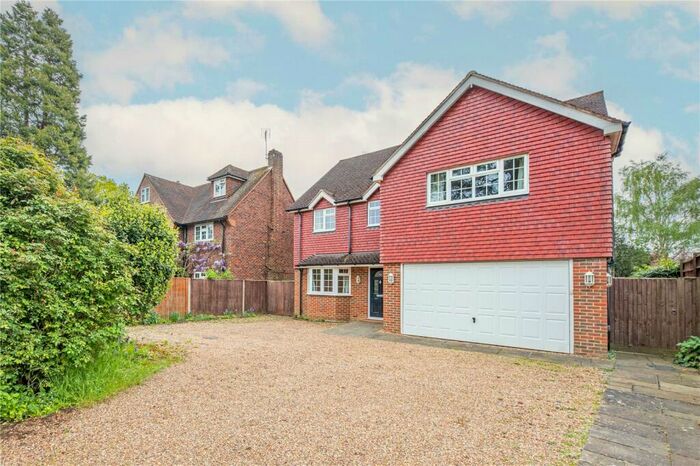 6 Bedroom House To Rent In Midway, Walton-on-Thames, Surrey, KT12