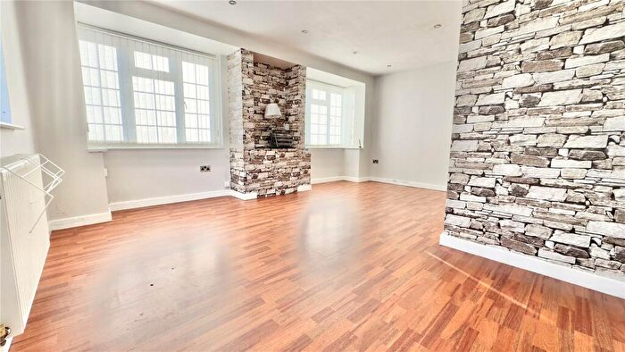 2 Bedroom Bungalow For Sale In Garrick Avenue, Moreton, Wirral, CH46