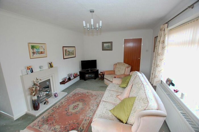 3 Bedroom Detached House For Sale In Hereford Close, Ashton-under-Lyne, Greater Manchester, OL6