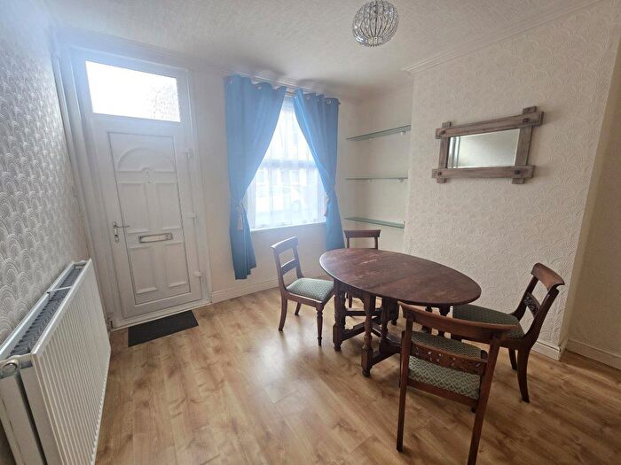 2 Bedroom Terraced House To Rent In Lorne Road, Leicester, LE2