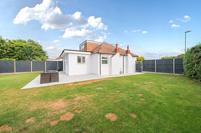 4 Bedroom Bungalow For Sale In Northfield Avenue, Fareham, Hampshire, PO14
