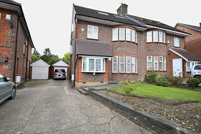 4 Bedroom Semi-Detached House To Rent In Cissbury Ring South, Woodside Park, N12