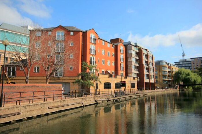 2 Bedroom Apartment To Rent In Mayflower Court, Highbridge Wharf, Reading, Berkshire, RG1