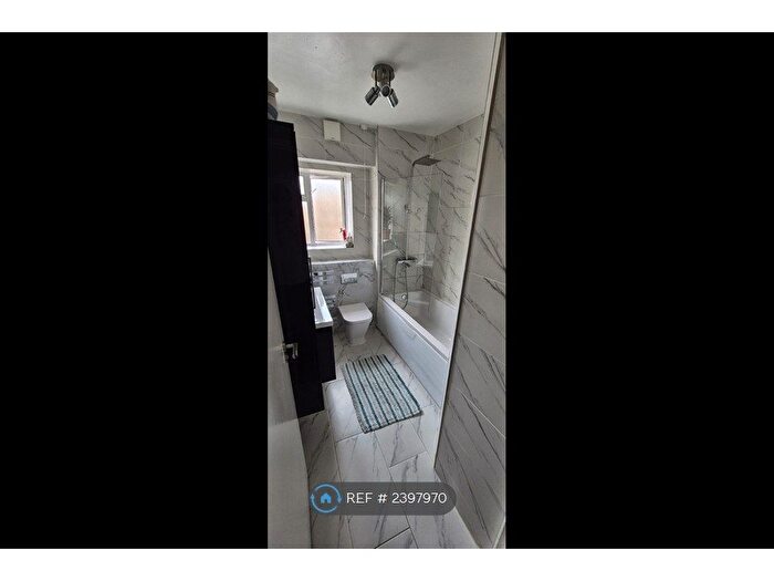3 Bedroom Flat To Rent In Moffat Court, London, SW19