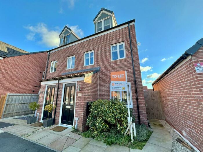 3 Bedroom Semi-Detached House To Rent In Bluebell Wood Lane, Clipstone Village, Mansfield, NG21