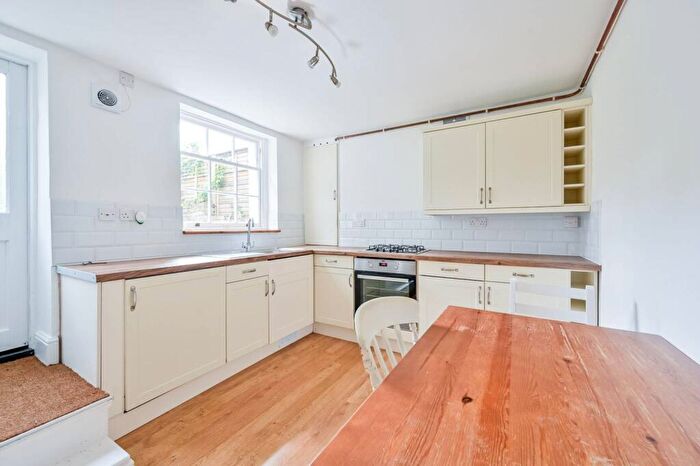 3 Bedroom House To Rent In Belgrave Street, , Stepney, London, E1