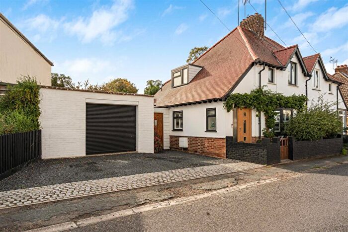 3 Bedroom Semi Detached House For Sale In Centre Drive, Newmarket, CB8