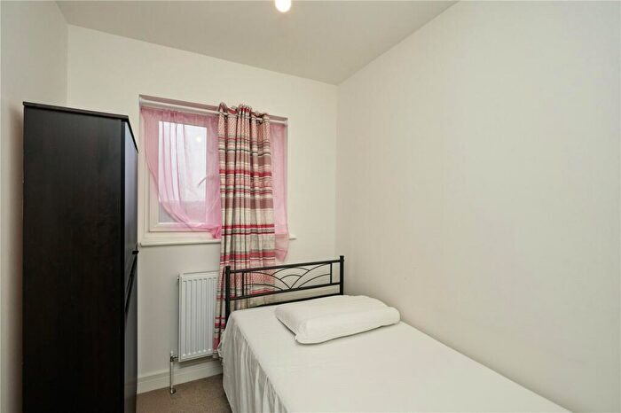 3 Bedroom End Of Terrace House For Sale In Horsebridge Hill, Newport, Isle Of Wight, PO30