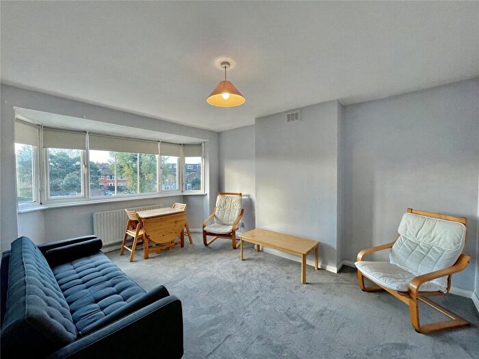 1 Bedroom Apartment To Rent In Clarence Road, London, N22