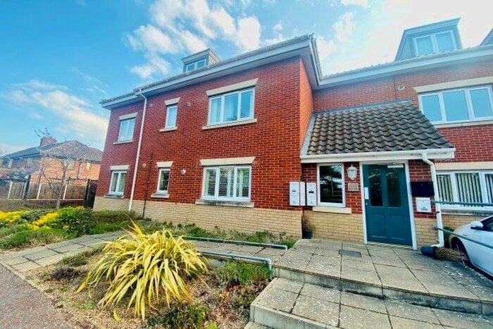 2 Bedroom Flat To Rent In Mccarney Court, Norwich NR6