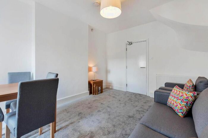 4 Bedroom Flat To Rent In Tavistock Square, London, WC1H