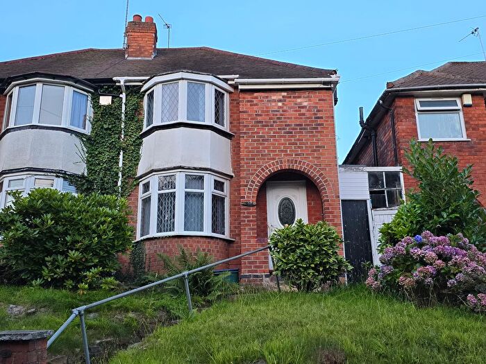 3 Bedroom Semi Detached House To Rent In Old Walsall Road, Birmingham, B42