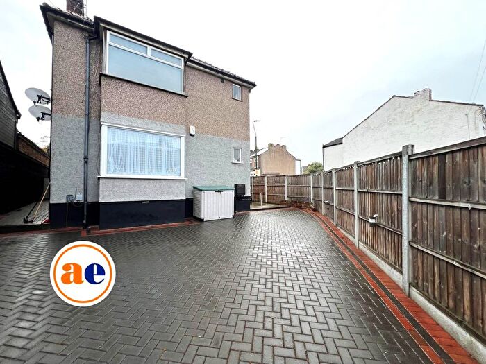 2 Bedroom Maisonette For Sale In Edwards Road, Belvedere, DA17