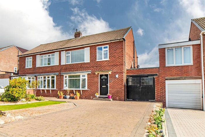 3 Bedroom Semi-Detached House To Rent In South Bend, Newcastle Upon Tyne, NE3
