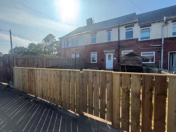 2 Bedroom House To Rent In Firtree Avenue, Washington, NE38