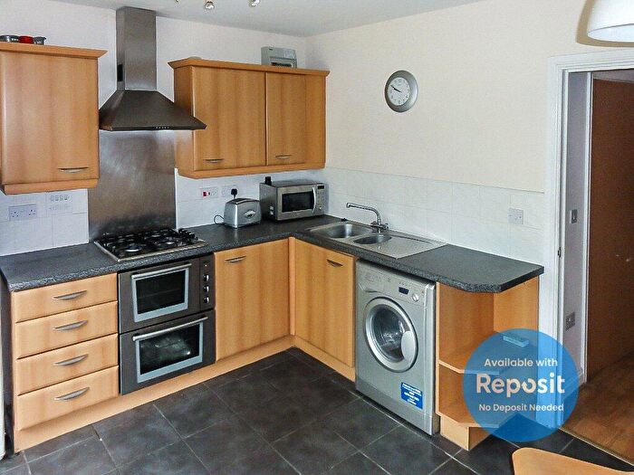 4 Bedroom Semi Detached House To Rent In Drayton Street, Hulme, Manchester, M15