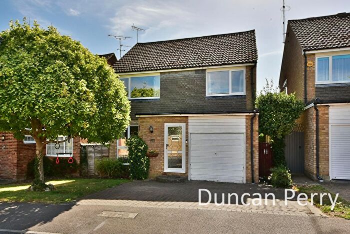 4 Bedroom Detached House For Sale In Berkeley Close, Potters Bar, EN6
