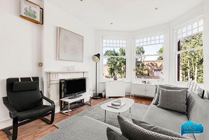 2 Bedroom Flat To Rent In Middle Lane, Crouch End, London, N8