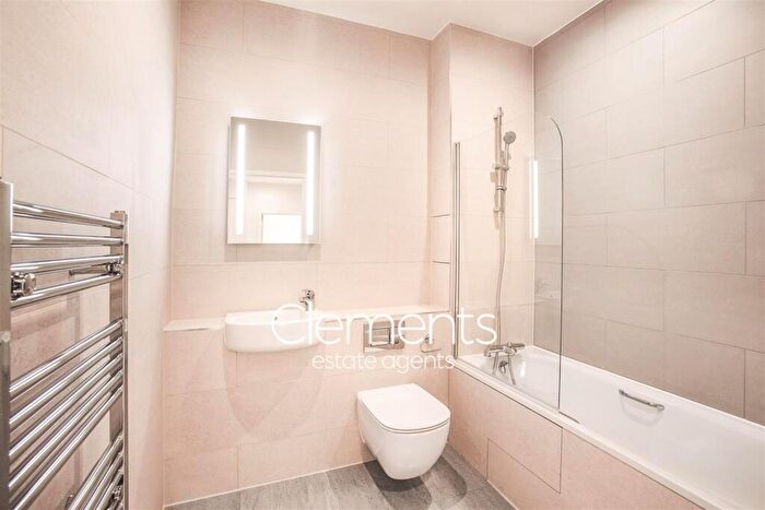 2 Bedroom Apartment To Rent In Bryanston Ct, Hemel Hempstead, HP2
