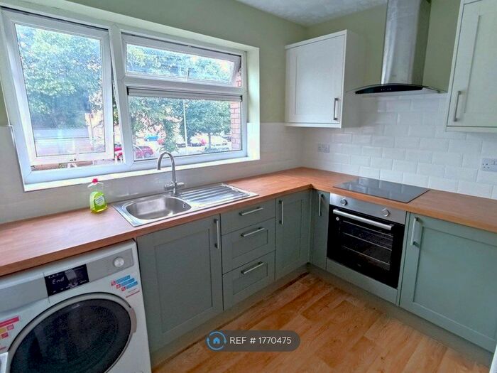 1 Bedroom Flat To Rent In South Morgan Pl (Wellington St), Cardiff, CF11