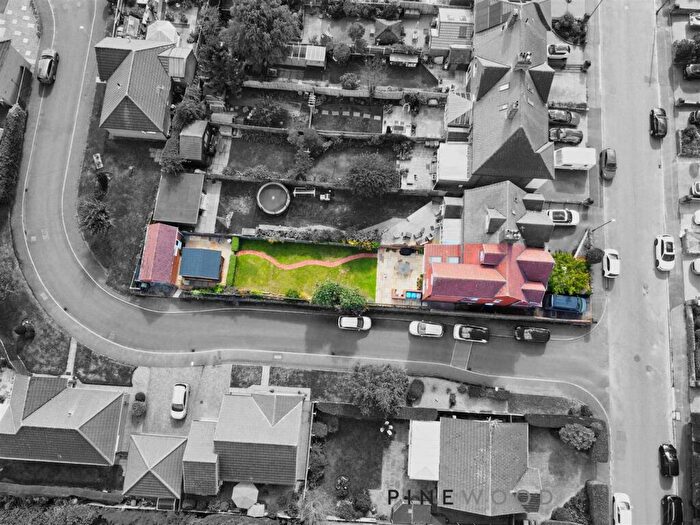 5 Bedroom Semi-Detached House For Sale In Shaftesbury Avenue, Ashgate, Chesterfield, Derbyshire, S40