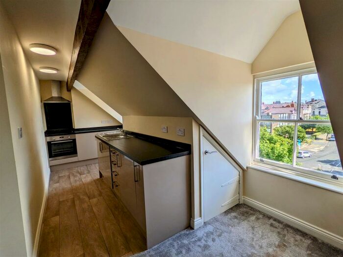 1 Bedroom Apartment To Rent In Augusta Street, Llandudno, LL30
