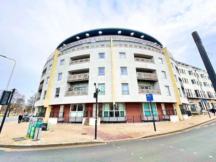 2 Bedroom Apartment To Rent In Royal View, Grand Parade, Brighton, BN2